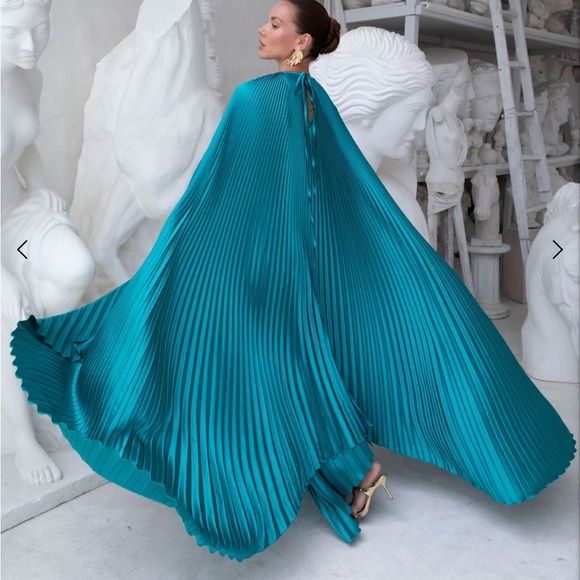 L’IDEE Boheme gown pleated maxi dress with cape in Jewel - Picture 2 of 16